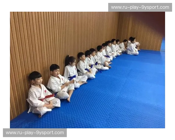 空手道训练计划:从入门到高手的1800字实战指南